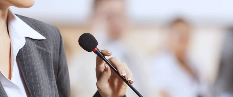 Parlare in pubblico competenze di base del public speaking